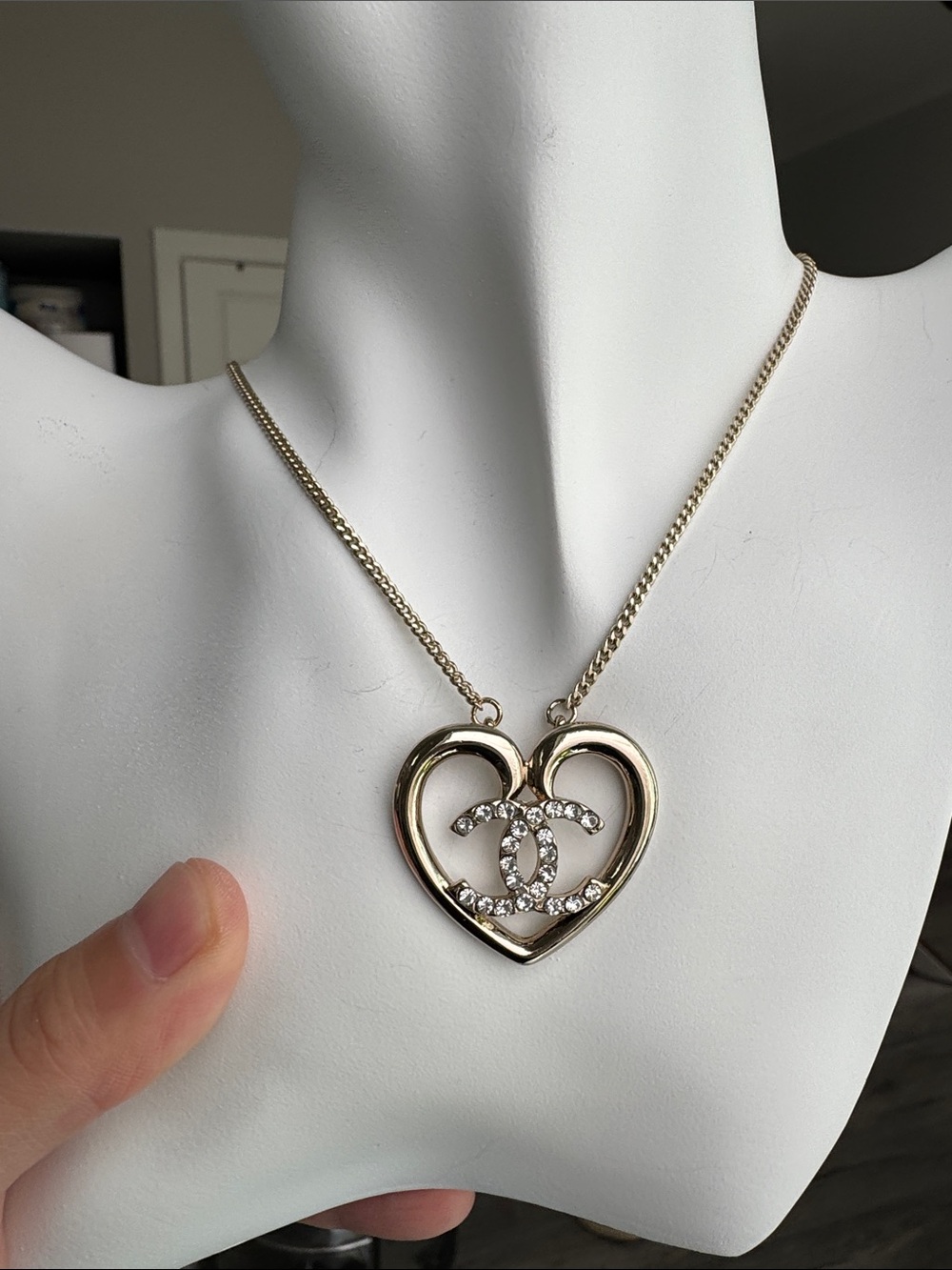 CC Style Heart Pendant Necklace Beige Gold Tone